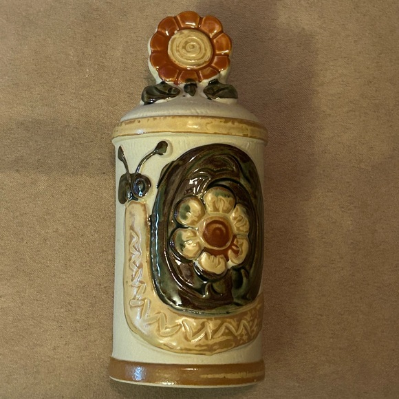 Vintage Snail Salt & Pepper Shakers - Picture 6 of 12